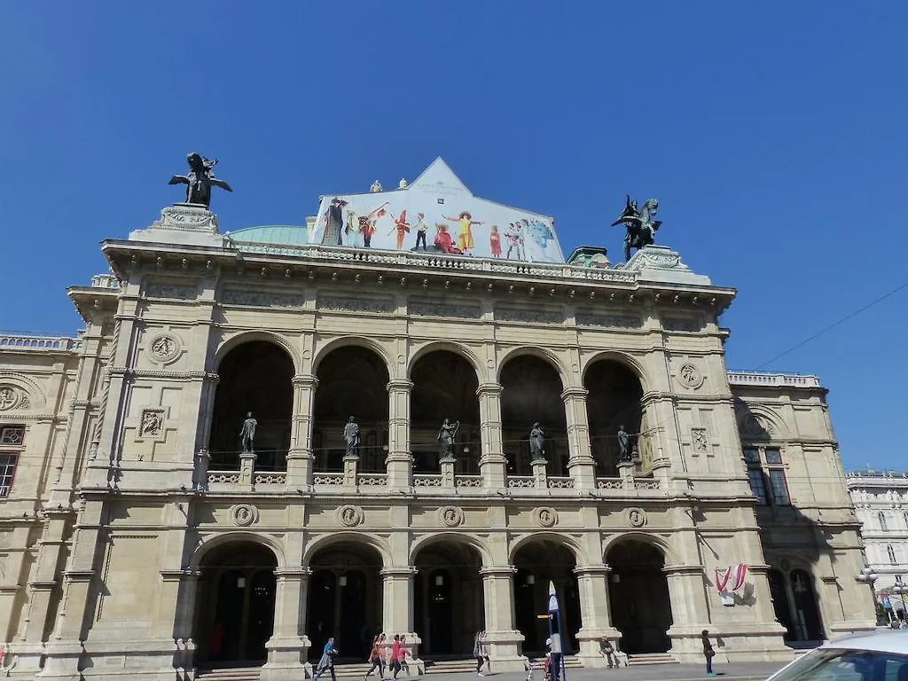 Apartment Naschmarkt Vienna 0*,  Austria